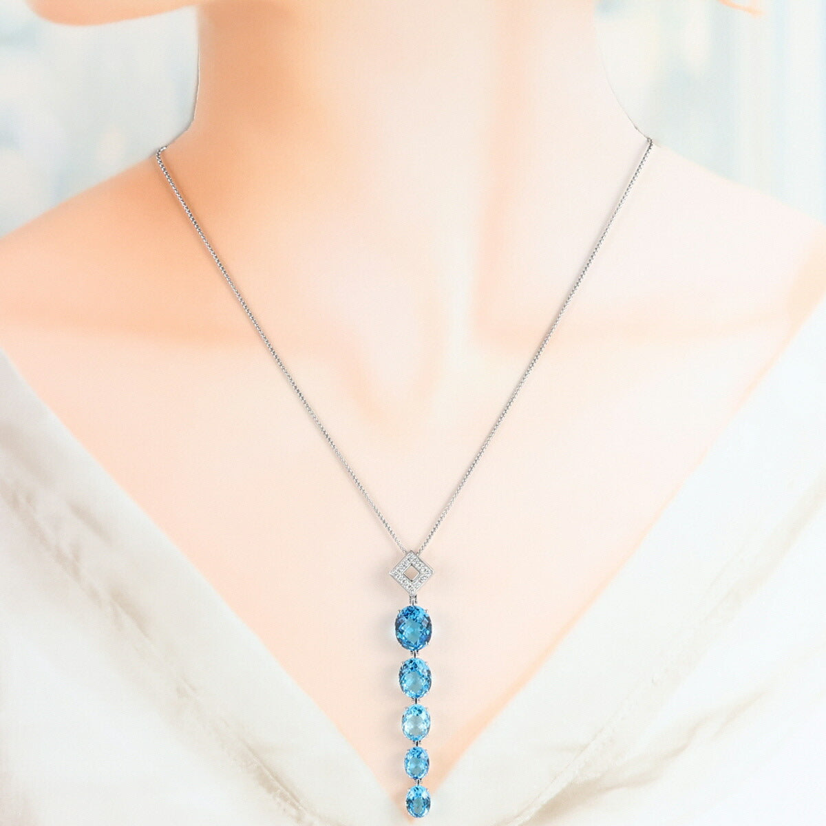 タサキ ブルートパーズ ダイヤモンド 0.12ct ネックレス K18WG I8488